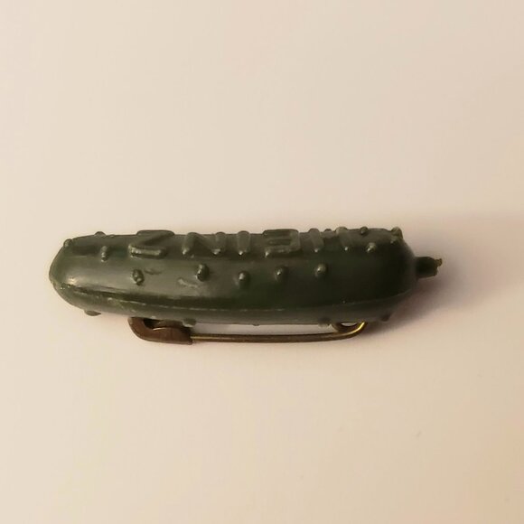 Vintage Heinz Pickle Pin Pittsburgh Green Plastic Advertising Merch Swag Ad - Picture 3 of 9
